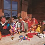 Wellnesshüttendorf Wiese Chalet St. Leonhard im Pitztal