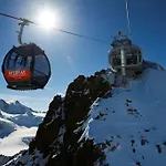 Chalet Wellnesshüttendorf Wiese