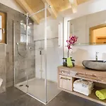 Chalet Wellnesshüttendorf Wiese *