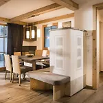 Chalet Wellnesshüttendorf Wiese *
