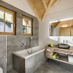 Chalet Wellnesshüttendorf Wiese