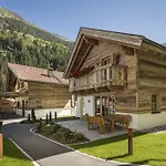 Wellnesshüttendorf Wiese St. Leonhard im Pitztal
