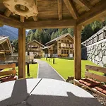 Chalet Wellnesshuettendorf Wiese Sankt Leonhard im Pitztal