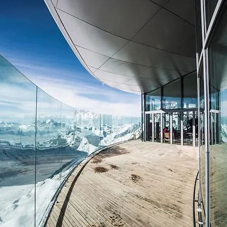 Wellnesshuettendorf Wiese Chalet Sankt Leonhard im Pitztal