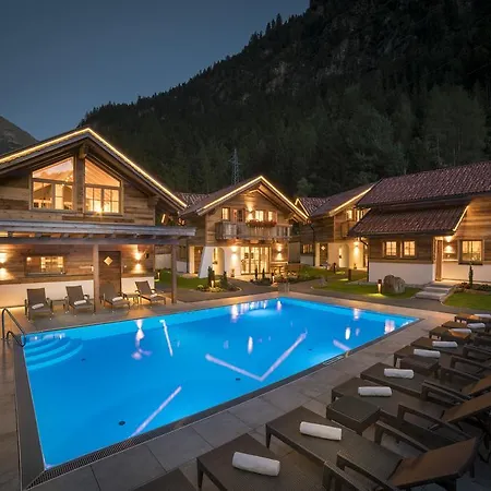 Wellnesshuettendorf Wiese Sankt Leonhard im Pitztal