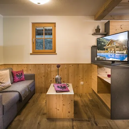 木屋 Wellnesshuettendorf Wiese 皮茨河谷圣莱昂哈德