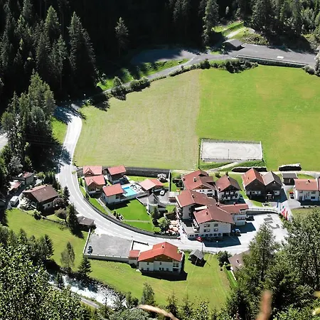 Wellnesshuettendorf Wiese Sankt Leonhard im Pitztal